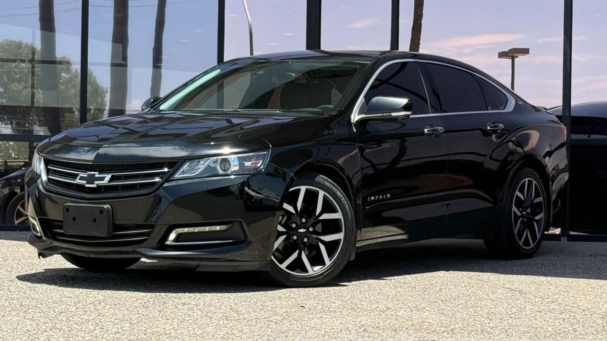 Used 2016 Chevrolet Impala LTZ FWD image 2
