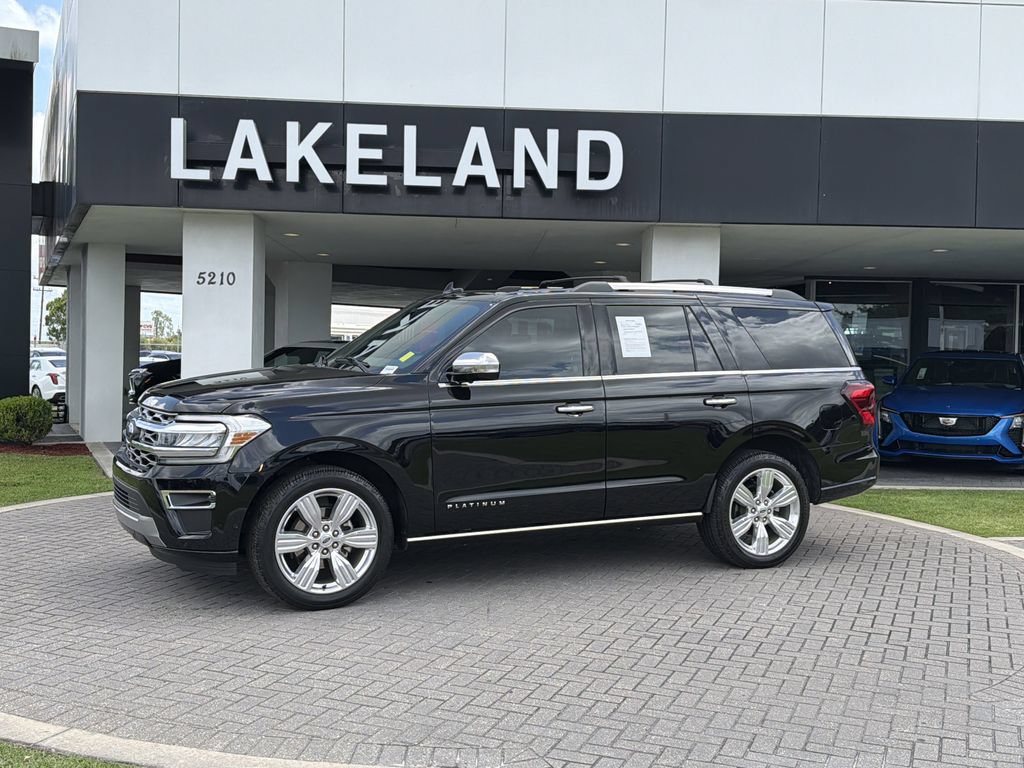 Used 2024 Ford Expedition Platinum RWD image 2