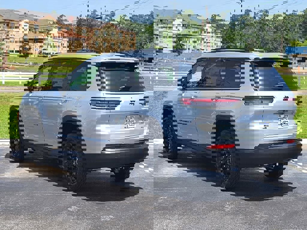 New 2025 Jeep Grand Cherokee L Limited w/ Luxury Tech Group II image 4