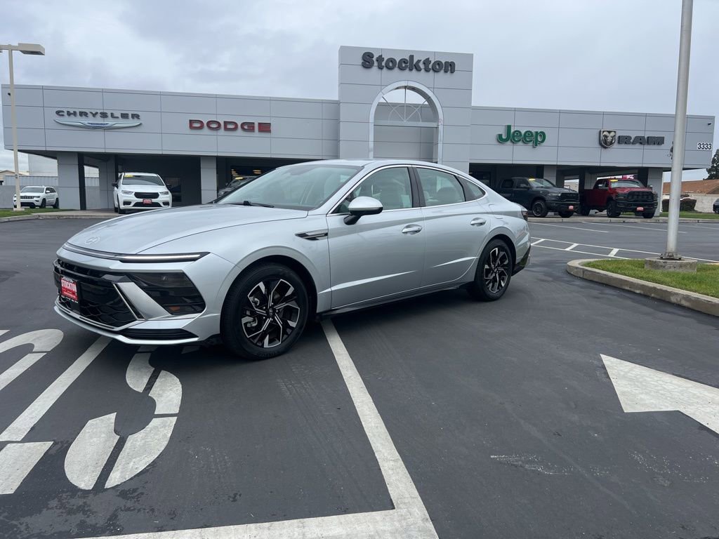 Used 2025 Hyundai Sonata SEL image 2