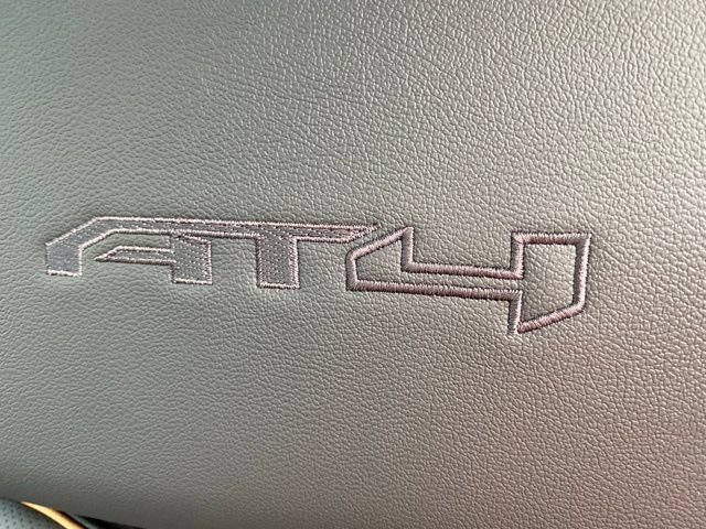 Used 2024 GMC Yukon AT4 w/ Technology Package AWD/4WD image 17