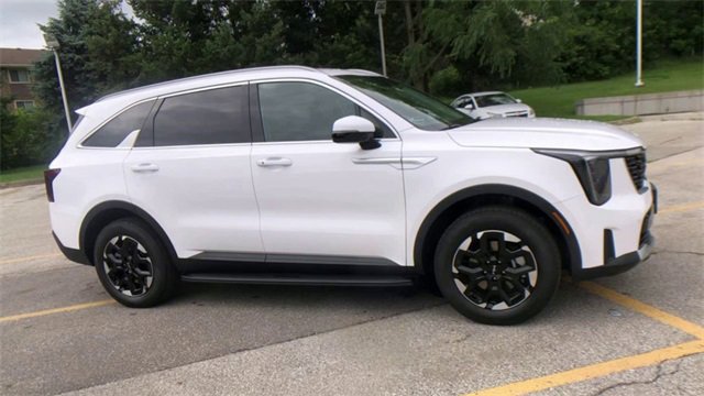 New 2025 Kia Sorento S image 4