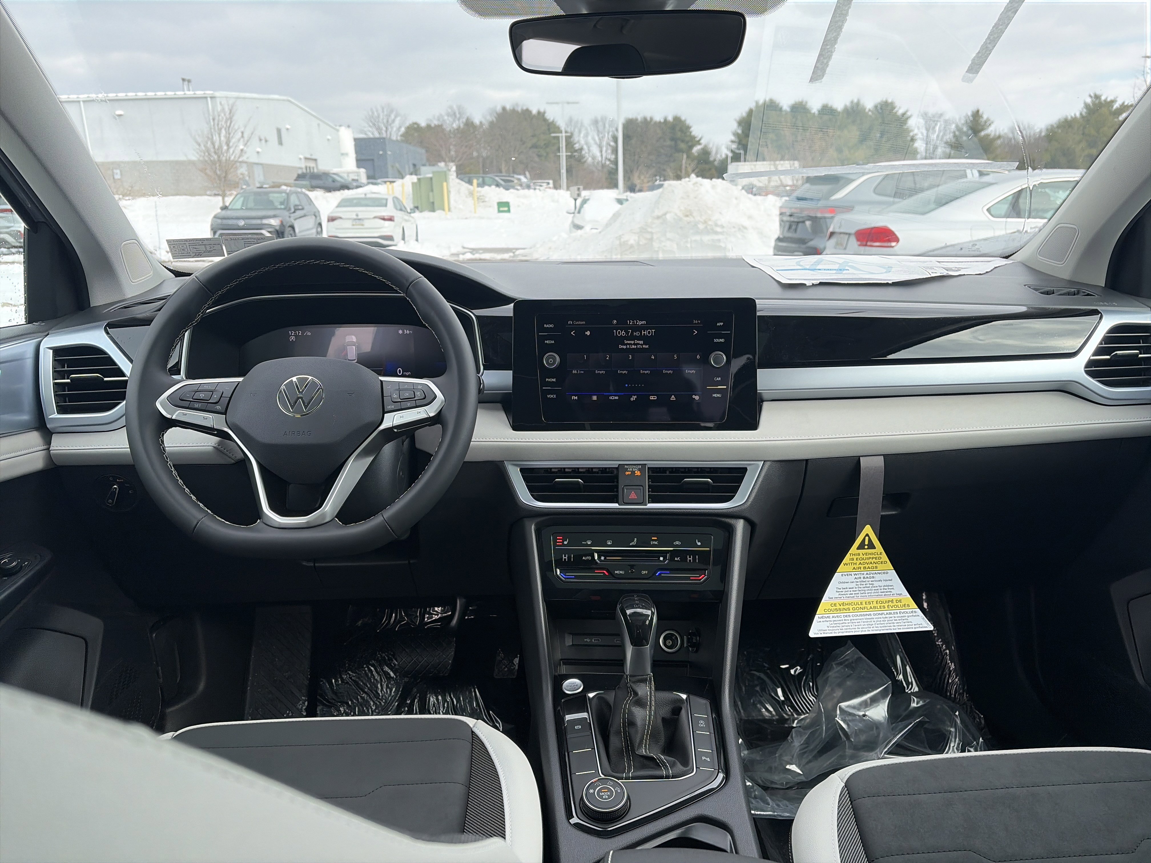 New 2026 Volkswagen Taos SE image 15