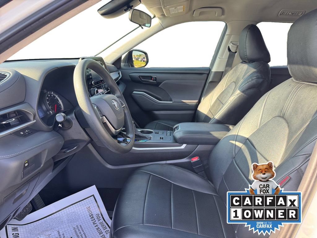 Used 2021 Toyota Highlander L FWD image 9