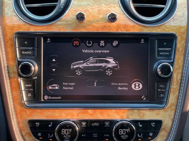 Used 2018 Bentley Bentayga Onyx Edition AWD/4WD image 31