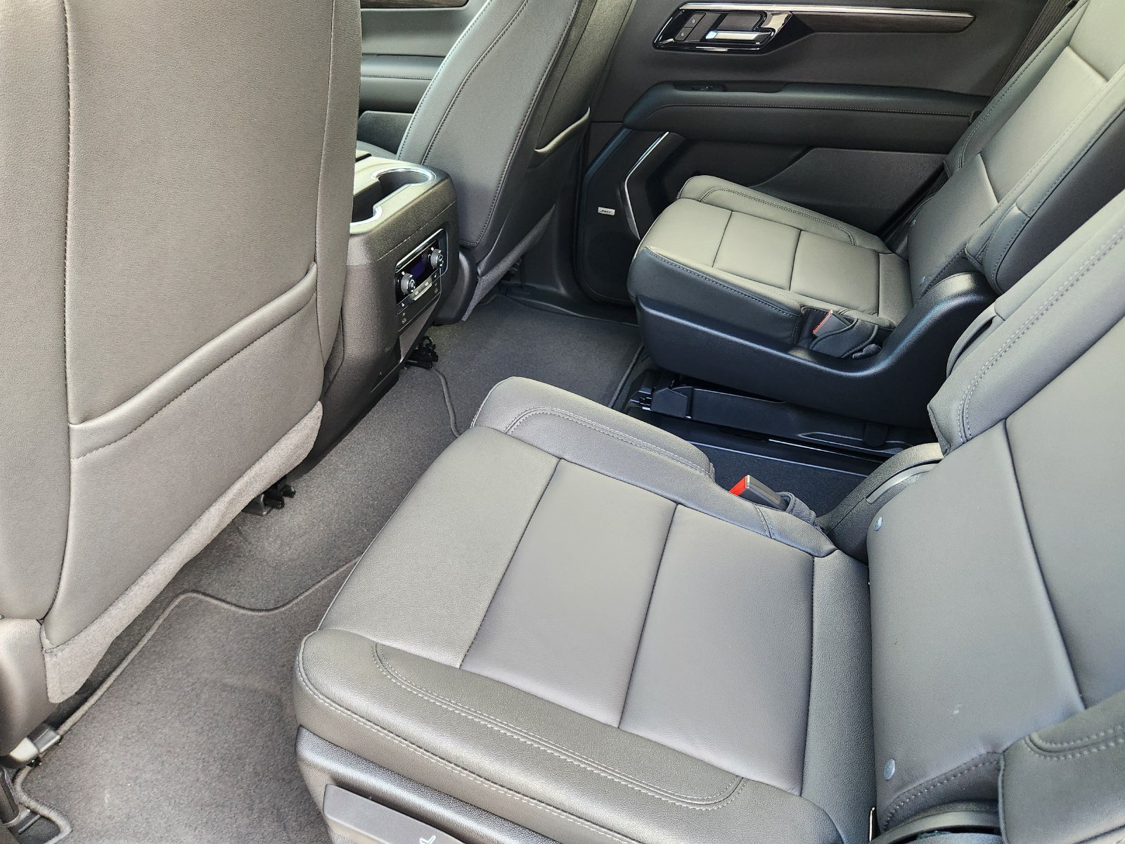 New 2027 Chevrolet Tahoe LT w/ Comfort Package RWD image 25