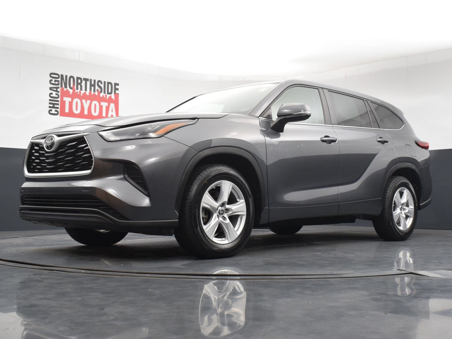 Used 2023 Toyota Highlander L FWD image 32