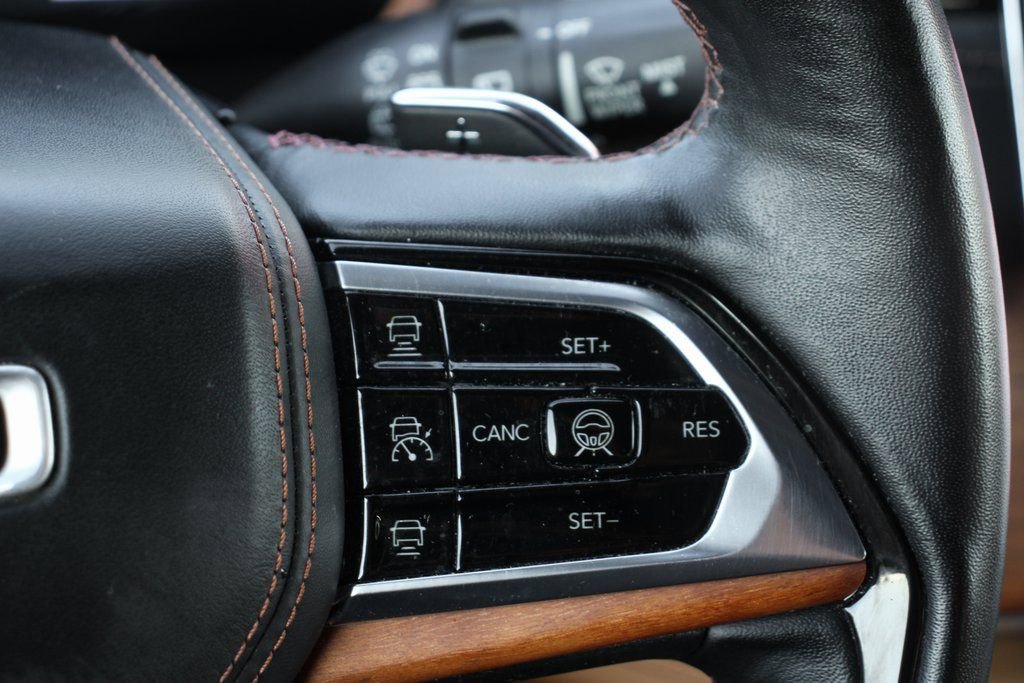 Used 2022 Jeep Grand Cherokee Summit AWD/4WD image 27