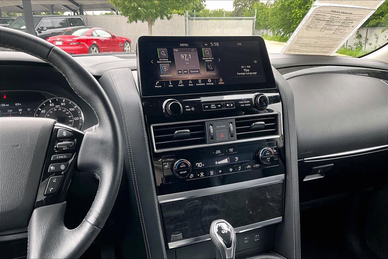 Used 2023 INFINITI QX80 Luxe w/ All-Season Package AWD/4WD image 7