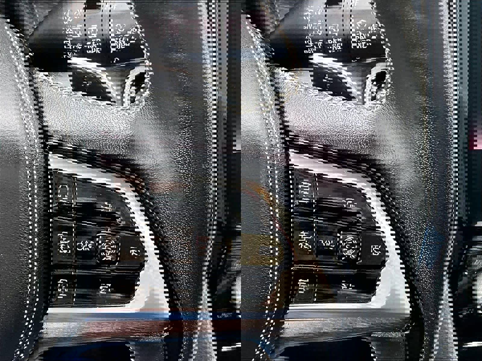 Used 2022 Jeep Grand Cherokee Overland w/ Adv Protech Group III AWD/4WD image 24