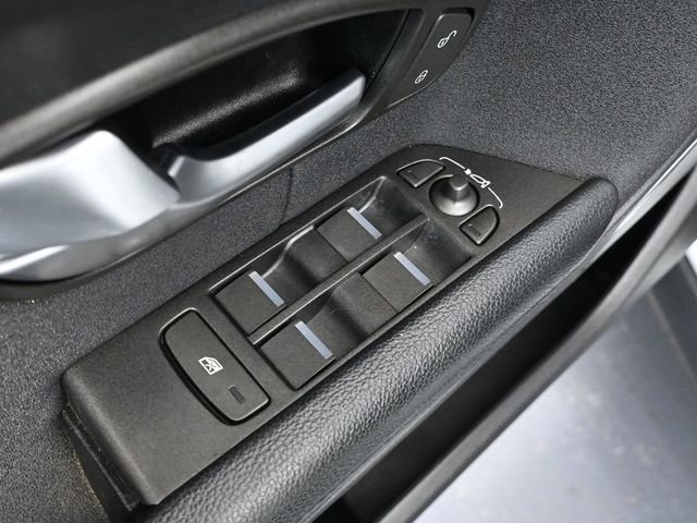Used 2017 Land Rover Range Rover Evoque SE image 19