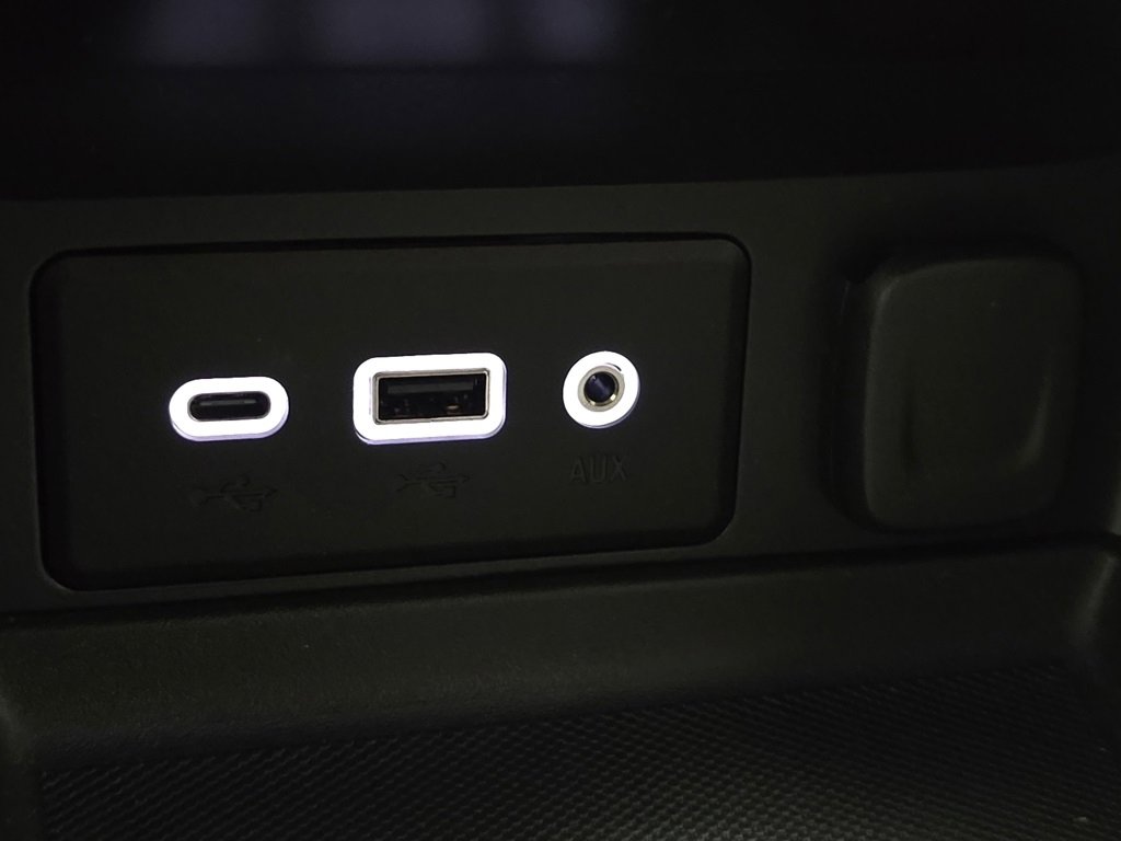 Used 2023 GMC Terrain SLE image 26