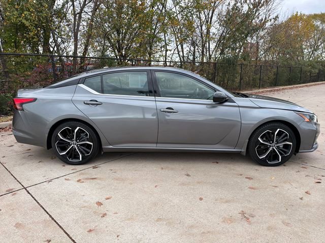 Used 2023 Nissan Altima 2.5 SR w/ SR Premium Package image 6