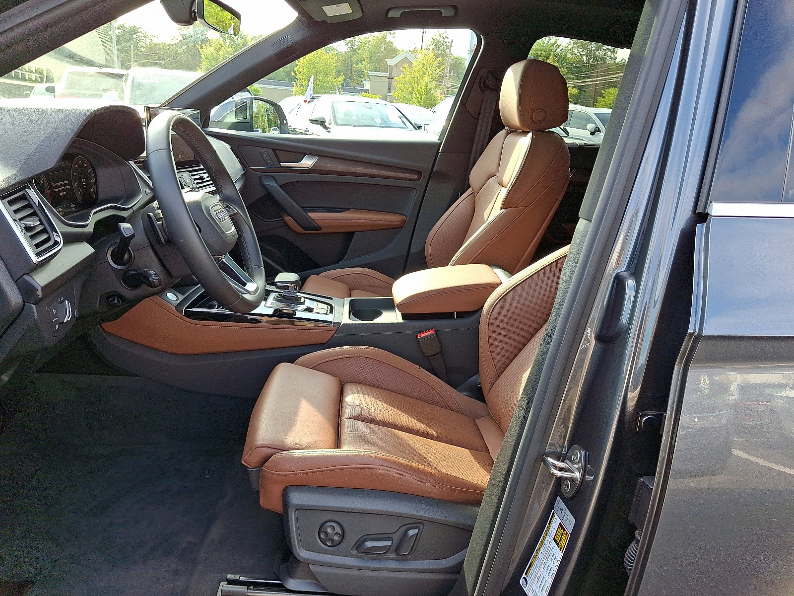 Certified 2025 Audi Q5 2.0T Premium Plus image 14