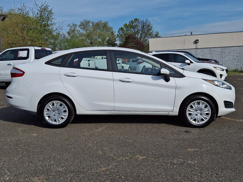 Used 2018 Ford Fiesta S image 2