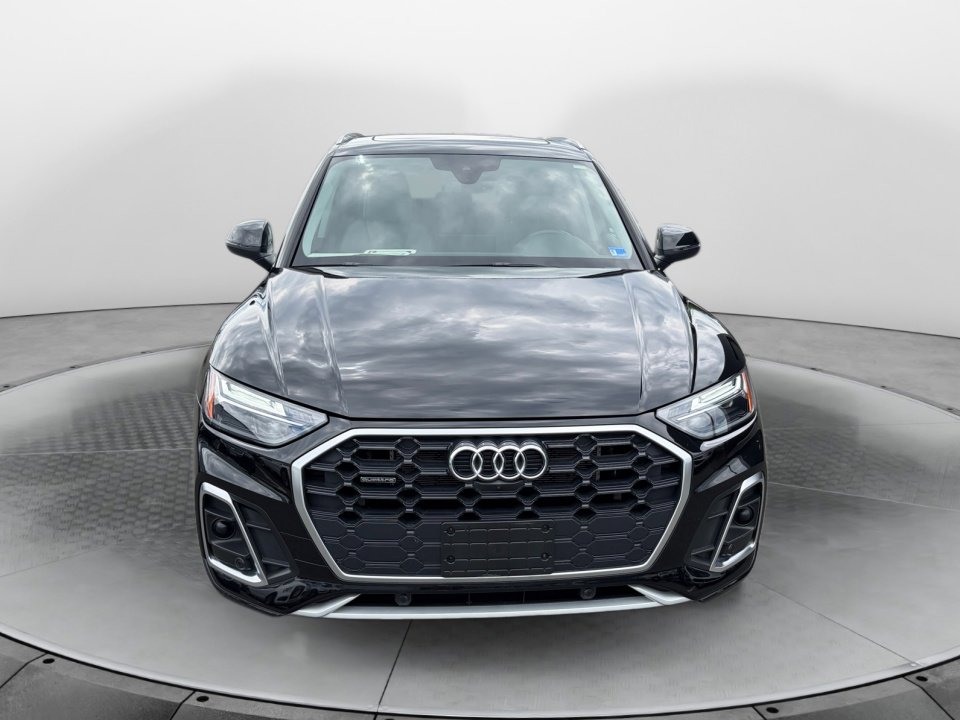 Used 2023 Audi Q5 e Premium Plus w/ Premium Plus Package AWD/4WD image 2