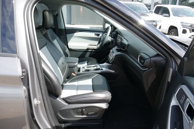 Used 2023 Ford Explorer XLT w/ Equipment Group 202A AWD/4WD image 29