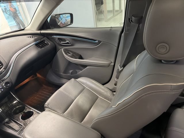 Used 2015 Chevrolet Impala LTZ FWD image 34