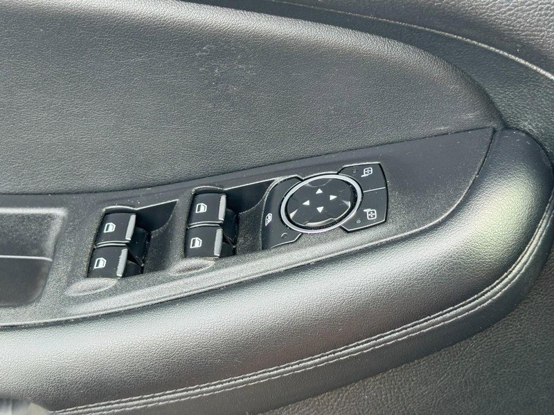 Used 2024 Ford Edge SEL image 23