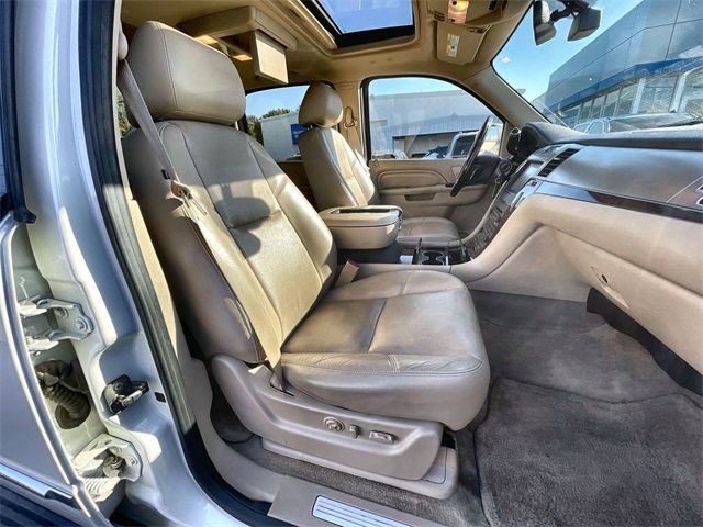Used 2012 Cadillac Escalade EXT Premium image 27