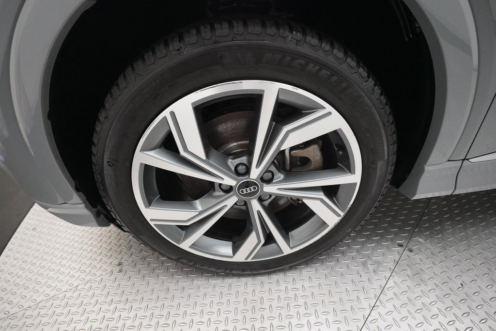 Used 2023 Audi Q4 e-tron Premium w/ Convenience Package image 8