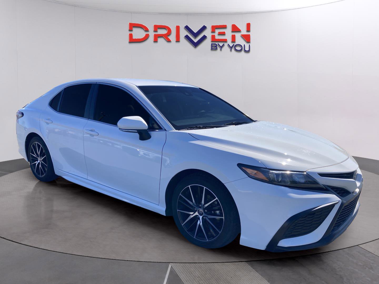 Used 2022 Toyota Camry SE image 8