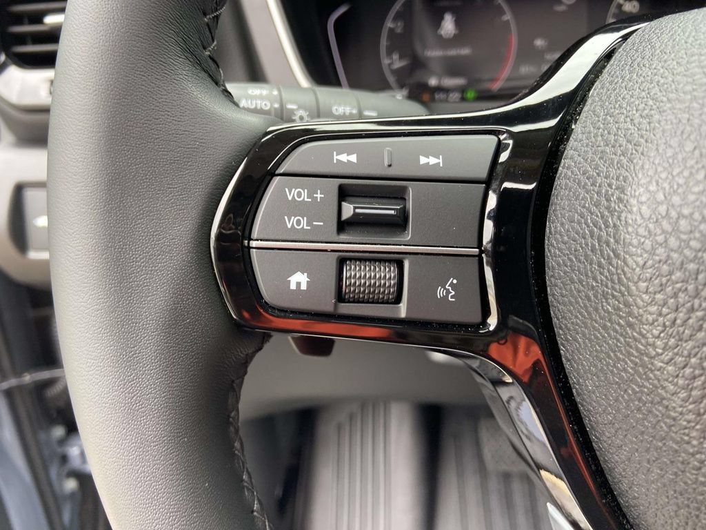 Used 2025 Honda Pilot Touring image 34