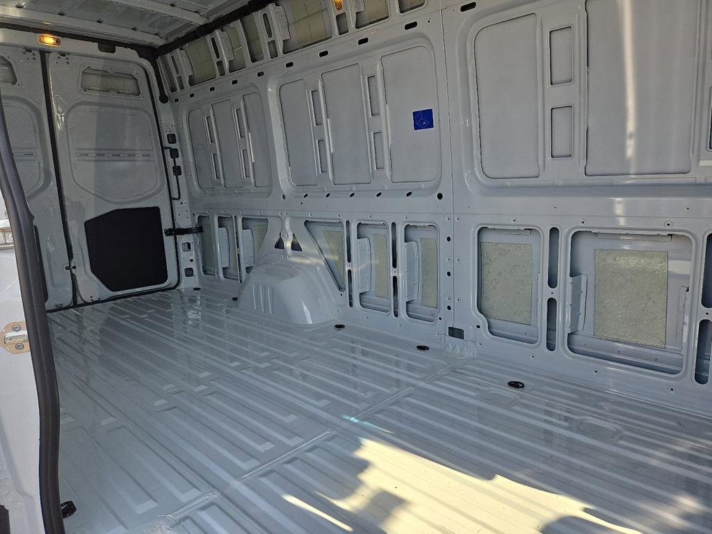 Used 2025 Mercedes-Benz Sprinter 2500 image 15