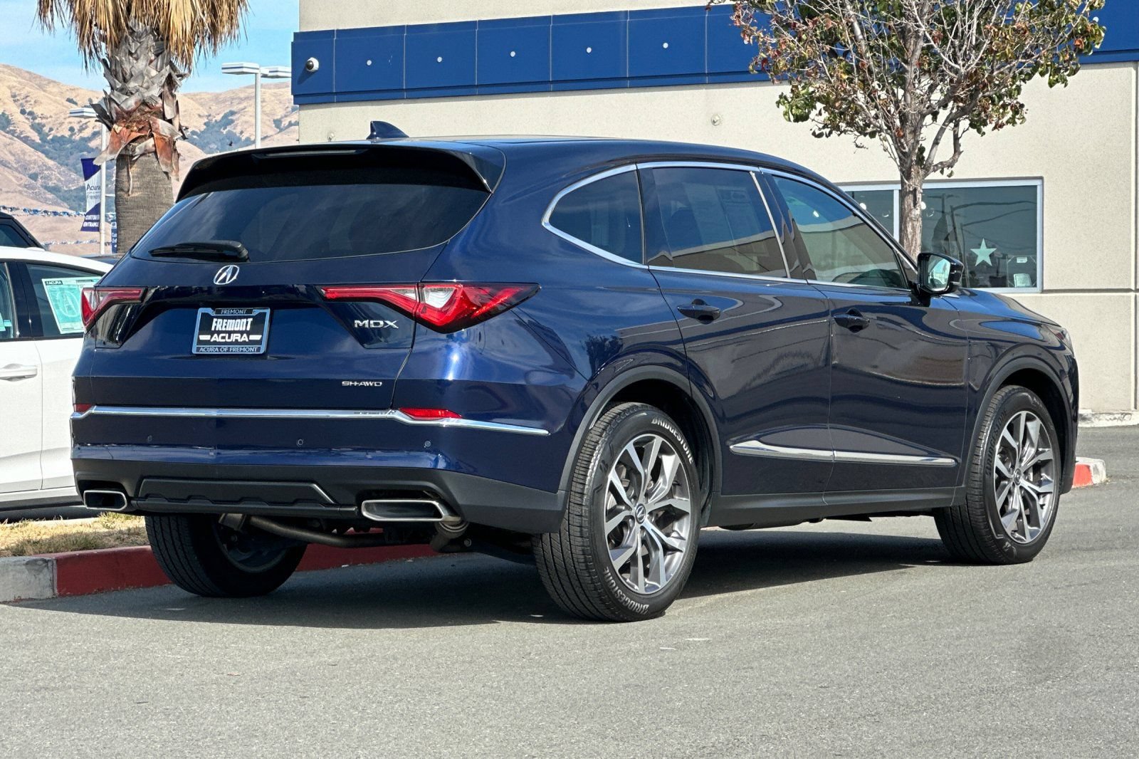 Used 2024 Acura MDX w/ Technology Package AWD/4WD image 4