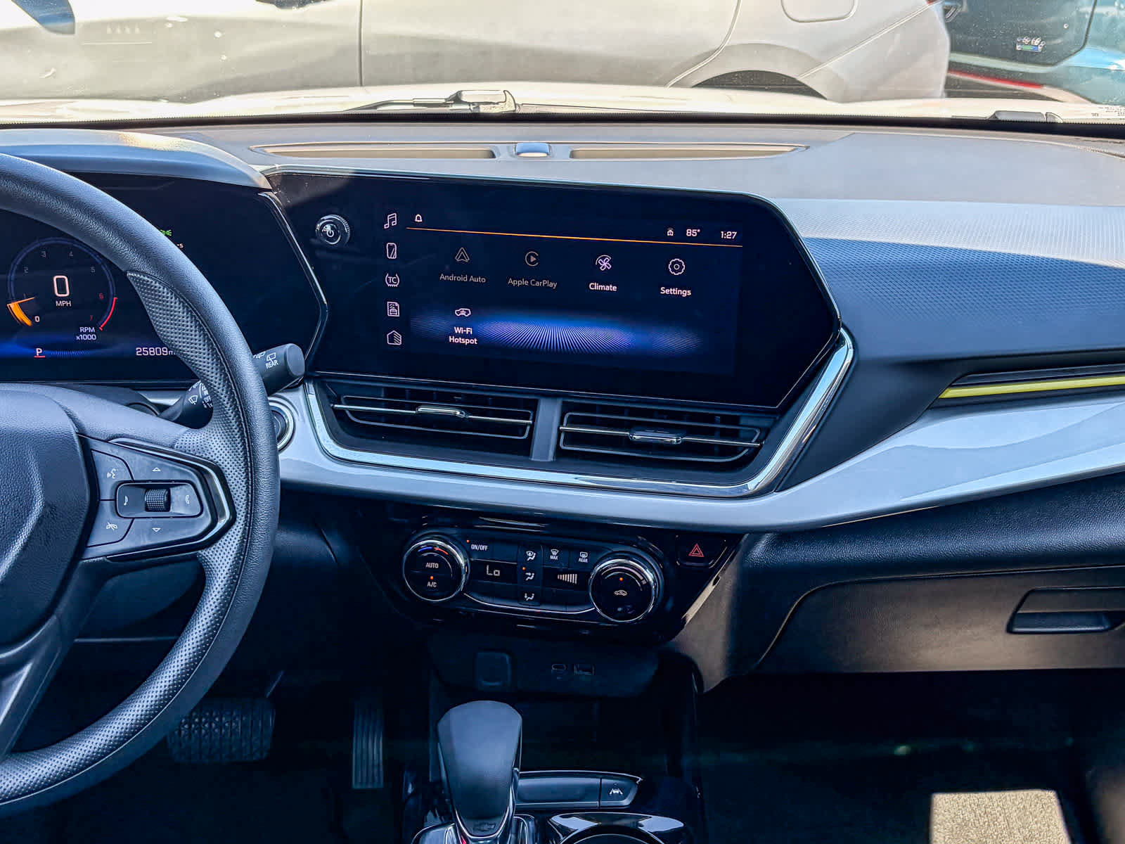 Used 2025 Chevrolet Trax LT FWD image 12