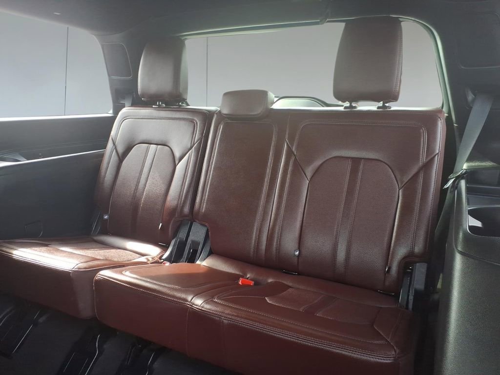 Used 2024 Ford Expedition Limited image 28