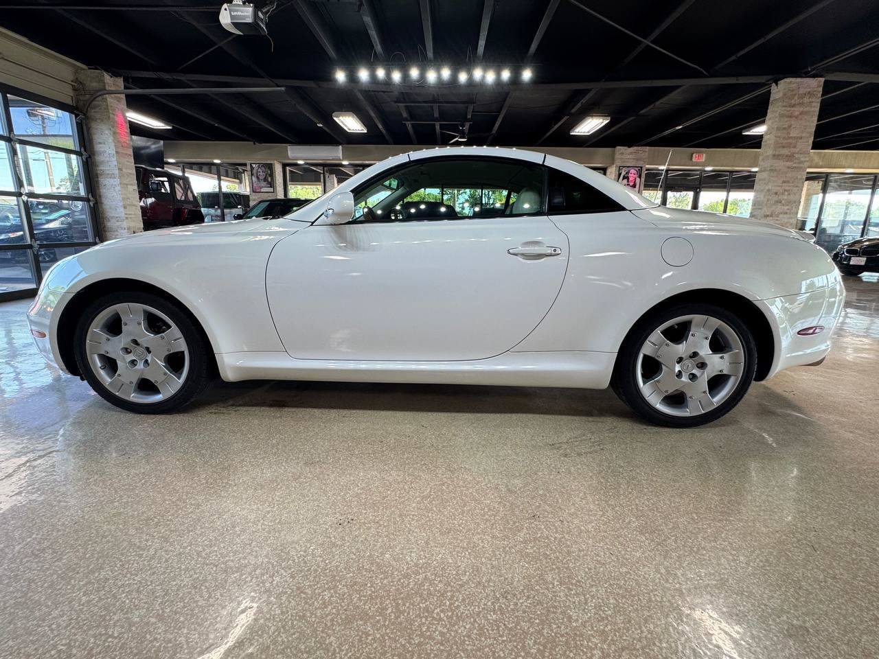 Used 2004 Lexus SC 430 Convertible RWD image 4