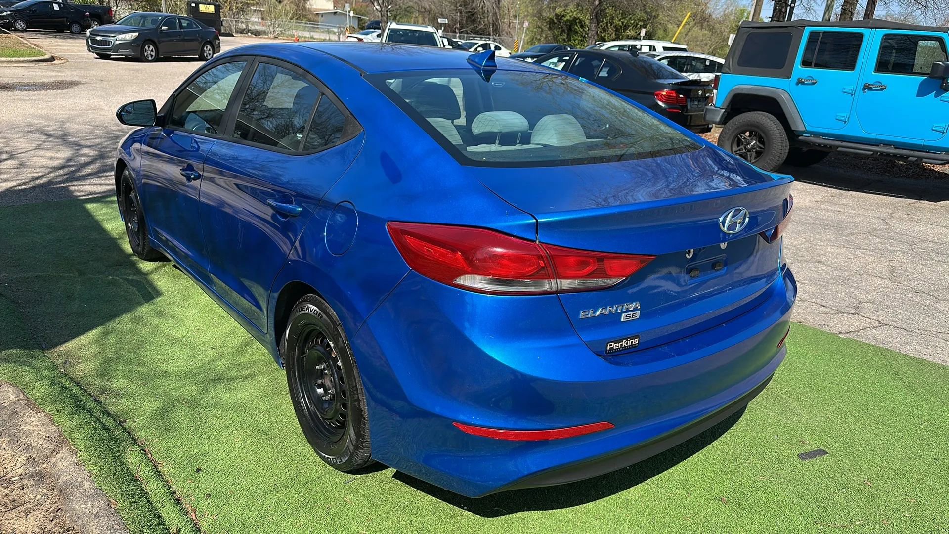 Used 2017 Hyundai Elantra SE image 6