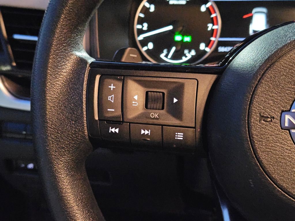 Used 2023 Nissan Rogue SV image 17