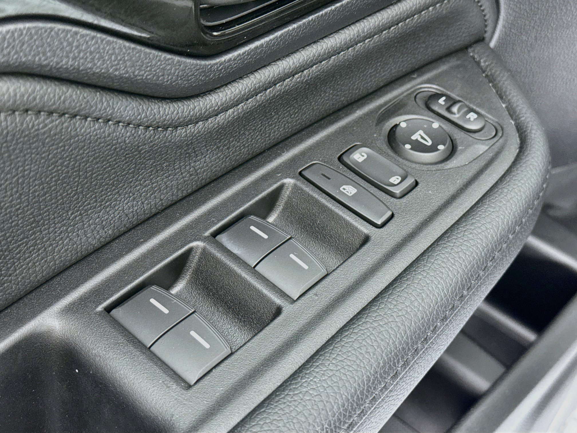 Certified 2025 Honda Odyssey Touring image 18