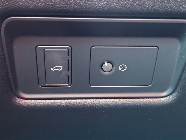 Used 2020 Land Rover Range Rover Sport SVR image 18