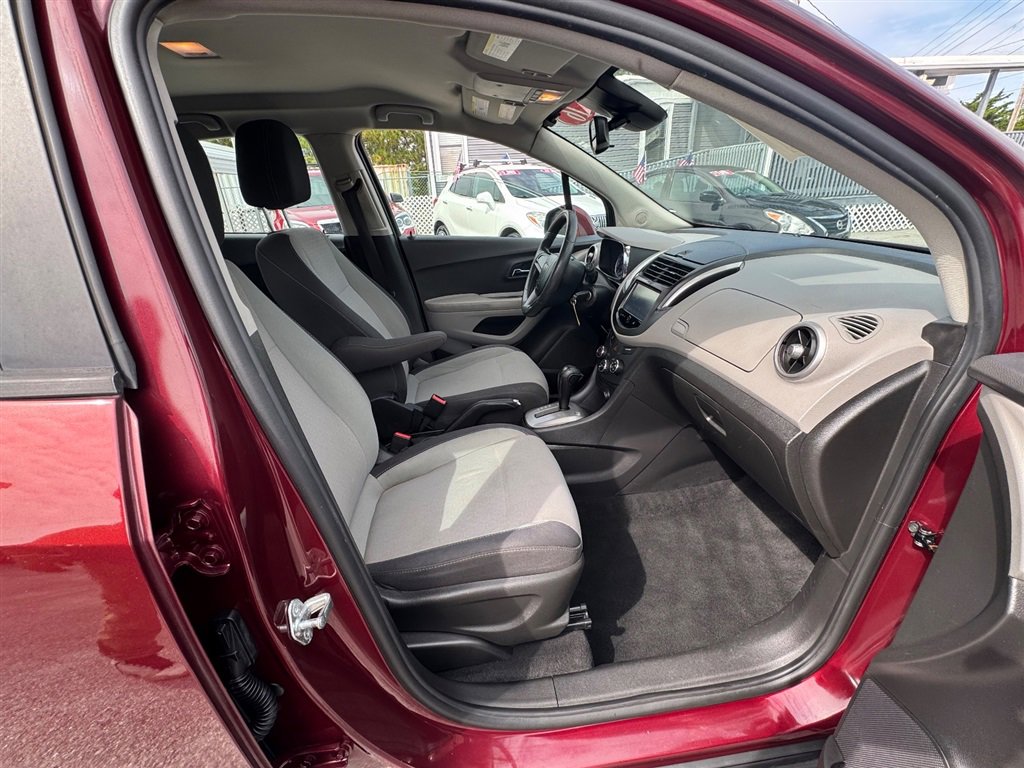 Used 2016 Chevrolet Trax LS w/ LPO, Cargo Package image 11