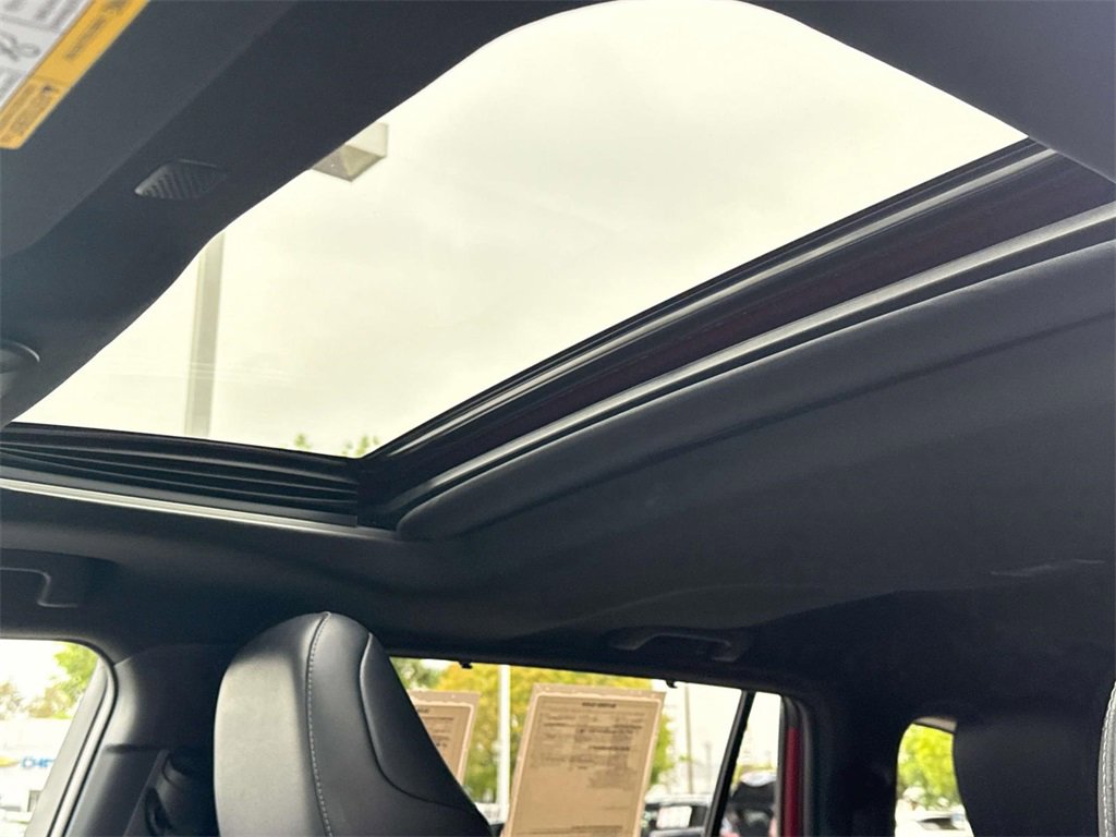 Certified 2021 Toyota Highlander XSE image 29