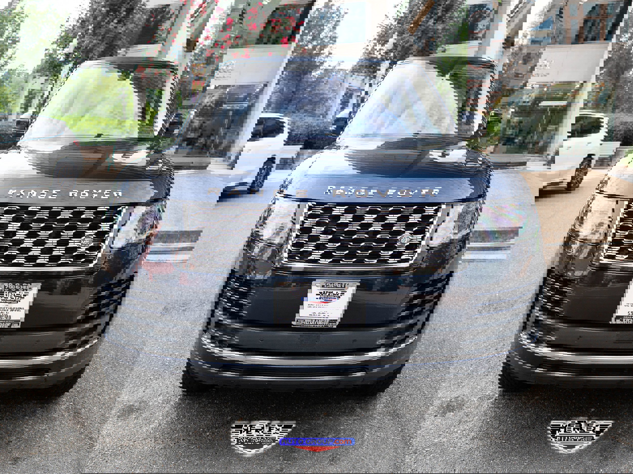 Used 2018 Land Rover Range Rover Supercharged image 2