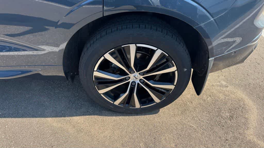 Used 2024 Volvo XC60 B5 Plus w/ Protection Package Premier AWD/4WD image 11