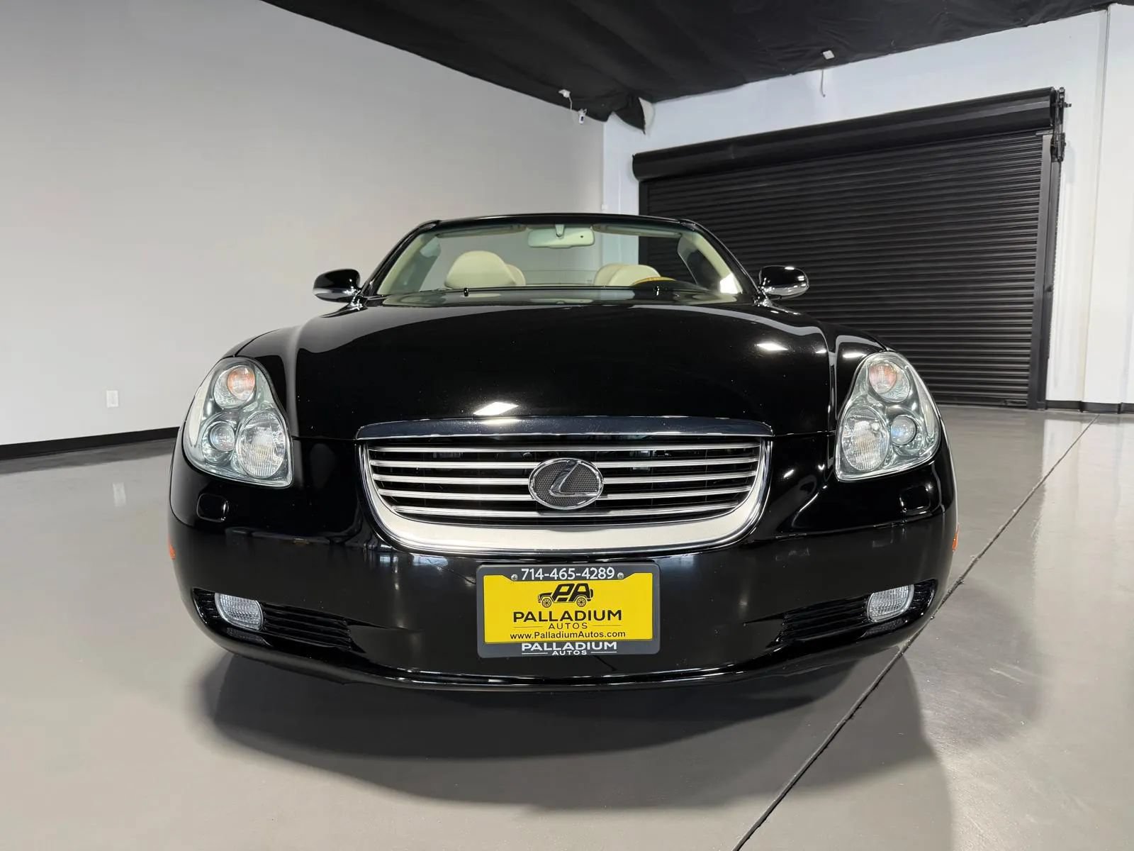 Used 2004 Lexus SC 430 Convertible RWD image 2