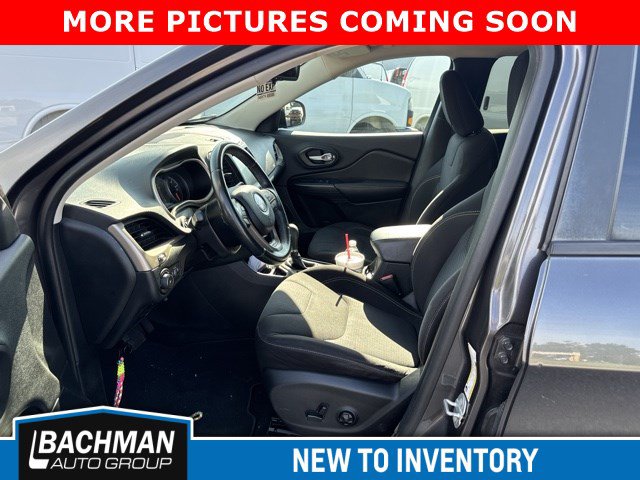 Used 2016 Jeep Cherokee 75th Anniversary FWD image 4