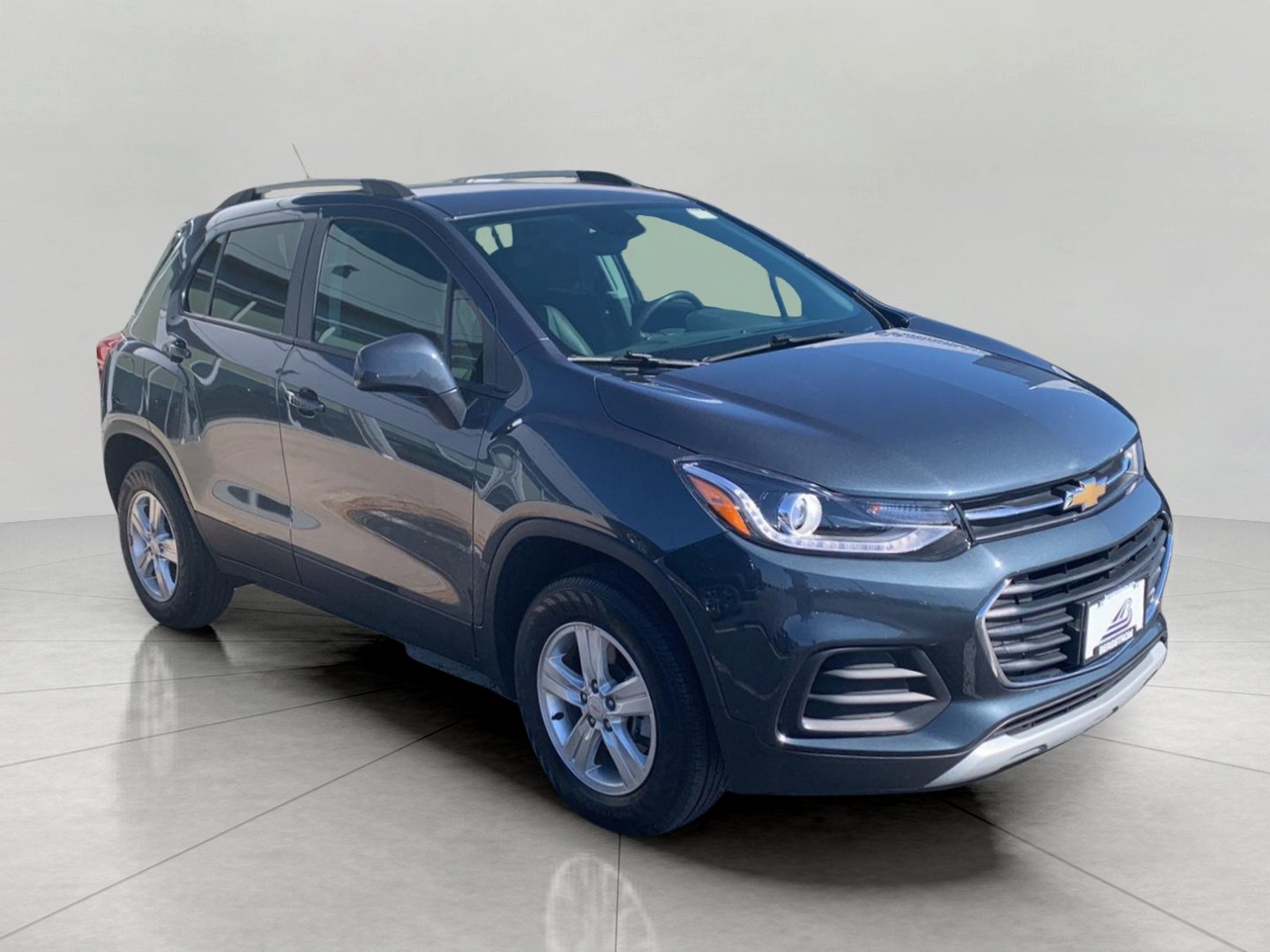 Used 2021 Chevrolet Trax LT w/ Premium Seat Package AWD/4WD image 1