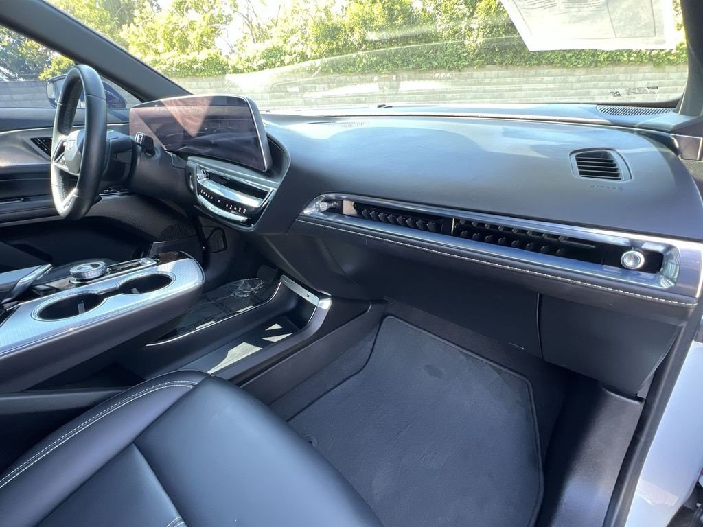 Certified 2024 Cadillac Lyriq Tech RWD image 33