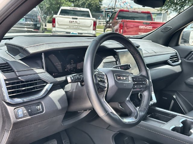 Certified 2026 GMC Acadia Elevation w/ Elevation Premium Package FWD image 10