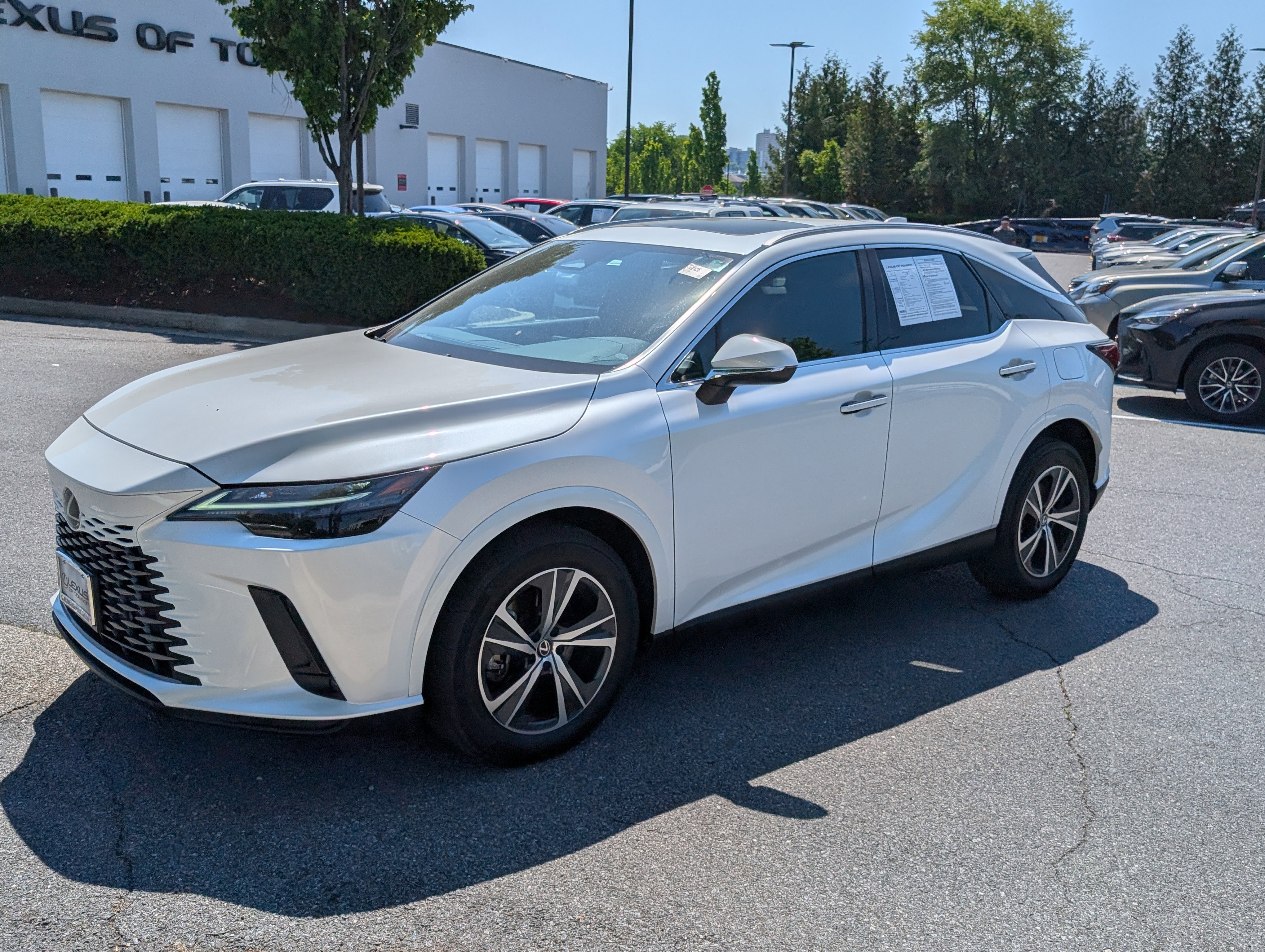 Used 2023 Lexus RX 350 Premium w/ Accessory Package AWD/4WD image 7