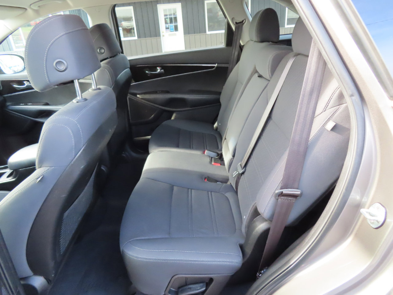 Used 2017 Kia Sorento LX w/ LX Convenience Package image 38