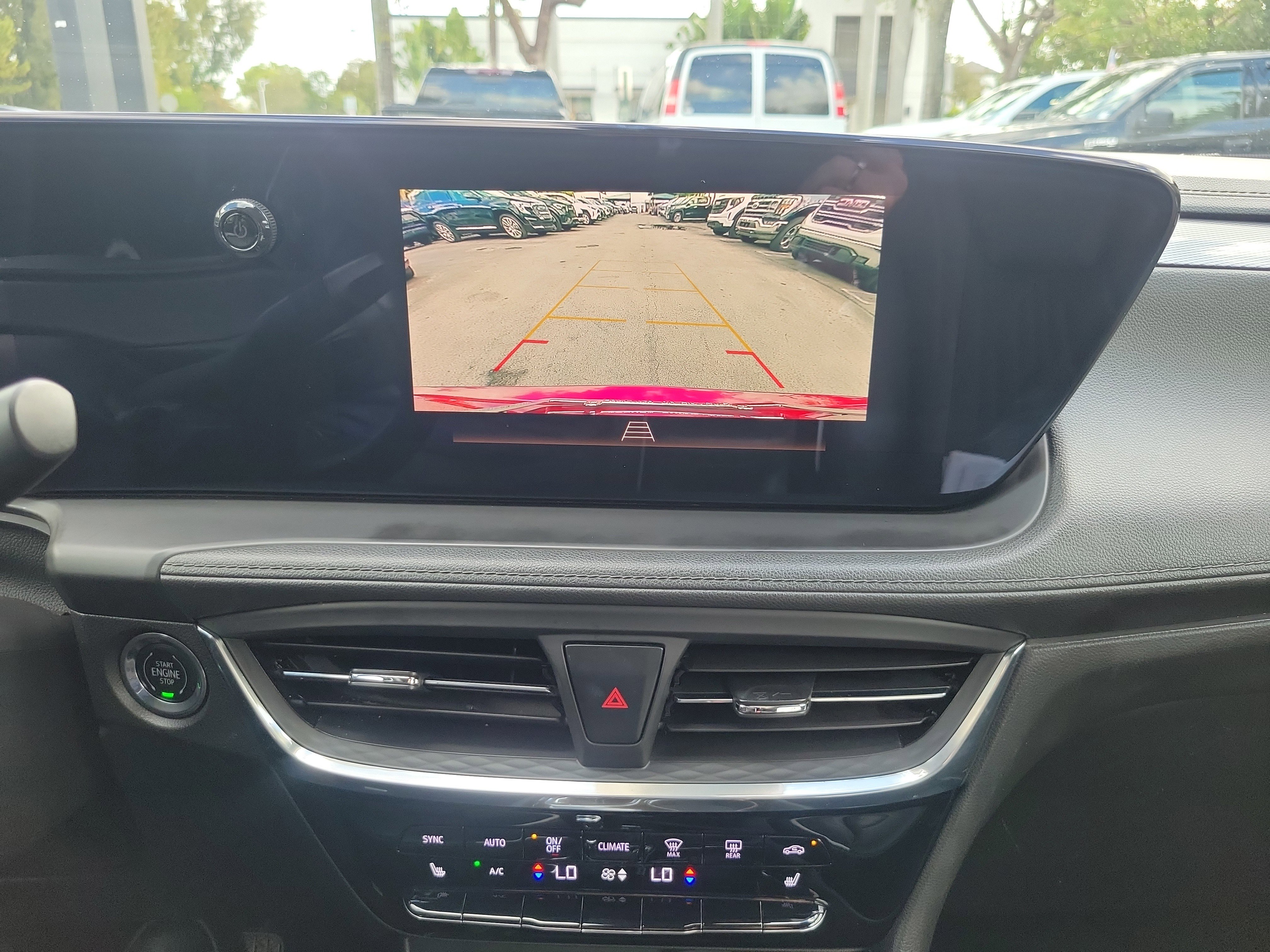 Used 2024 Buick Encore GX Avenir image 11