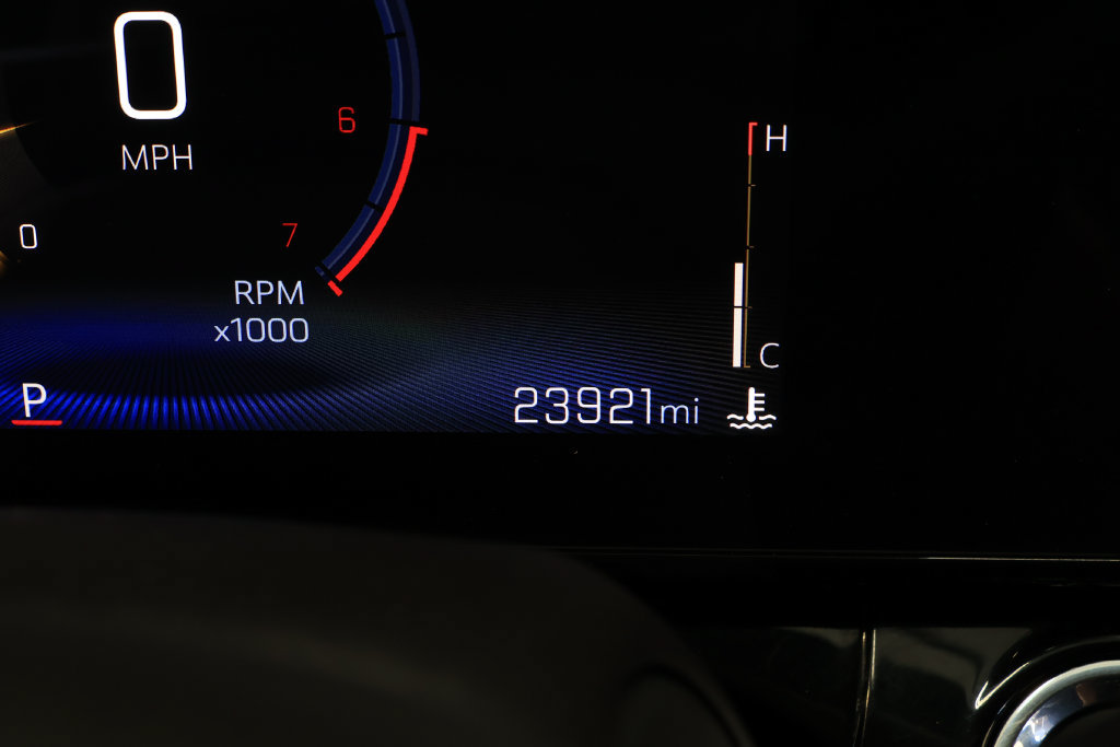 Used 2025 Chevrolet Trax RS w/ Driver Confidence Package FWD image 29