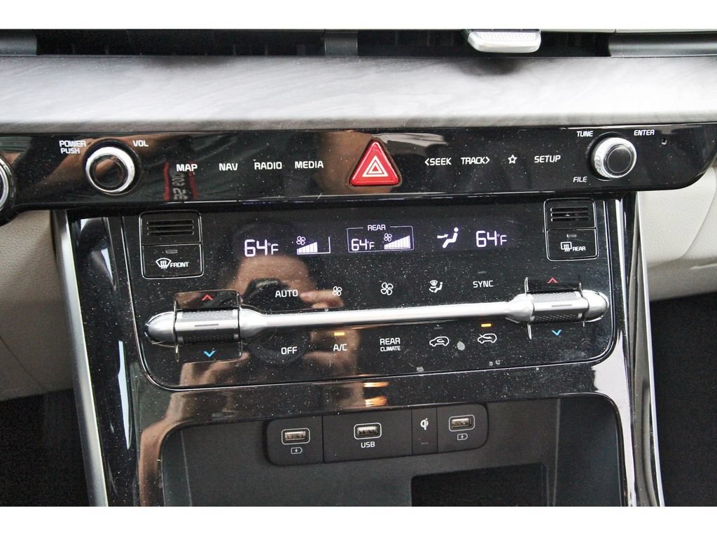 Certified 2024 Kia Carnival EX FWD image 28